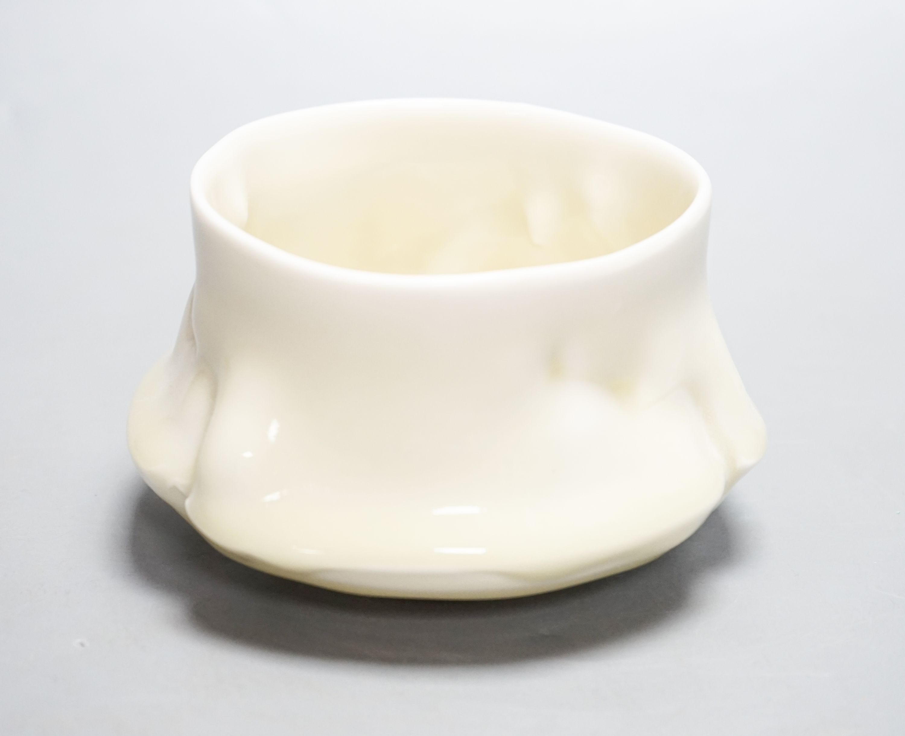 Takeshi Yasuda (b.1943), a Qingbai style free-form bowl 14cm